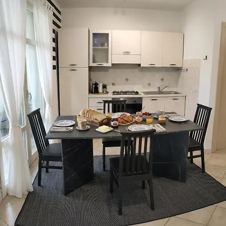 Apartment White Garden